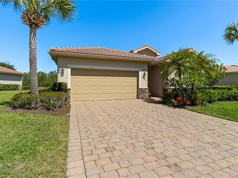 7959 Princeton Dr — Photo 2