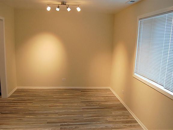 3rd image of 228 Des Plaines Ave APT 105
