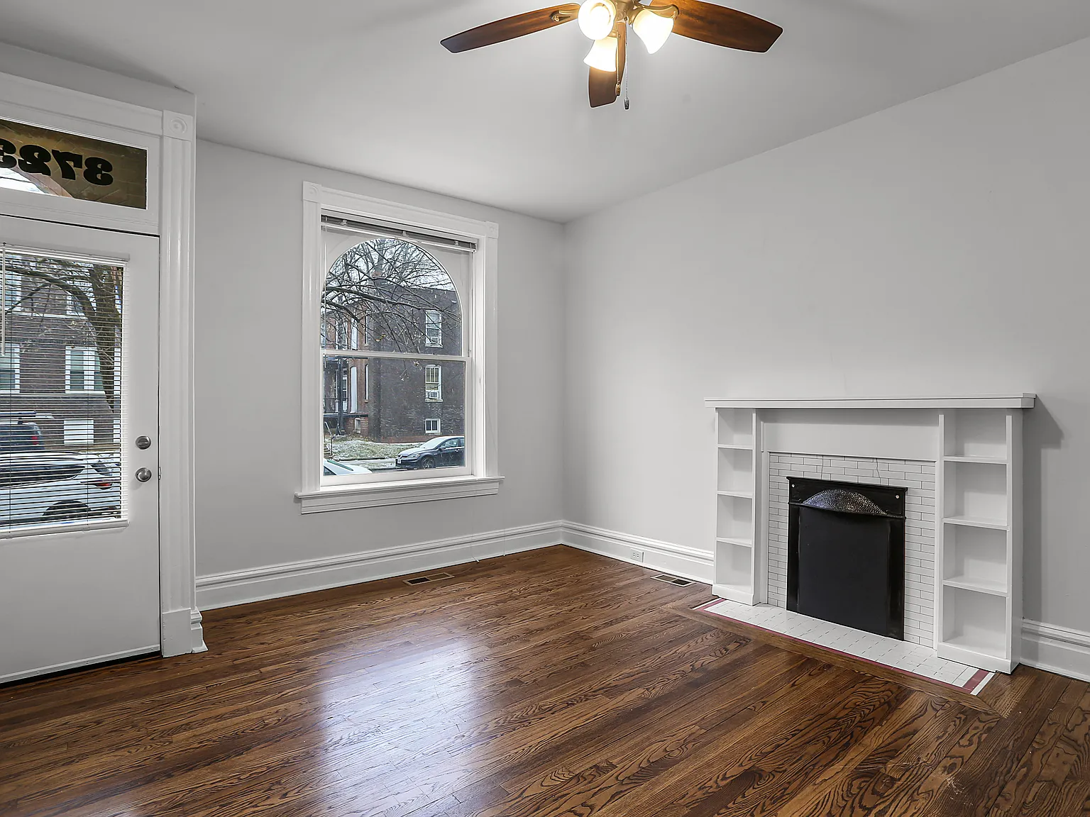 1 bed, 1050 sqft, $1,395 — Photo 3