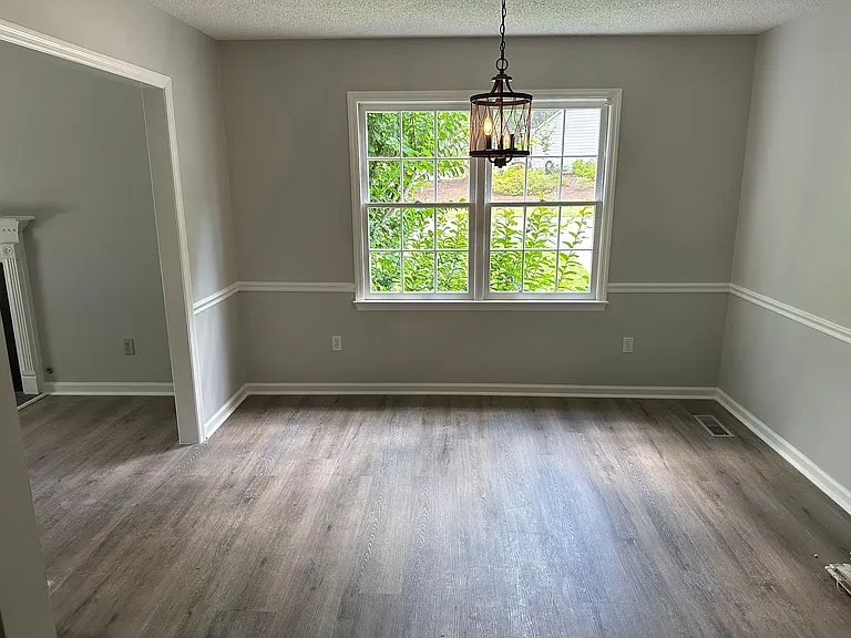 121 Winthrop Way — Photo 3