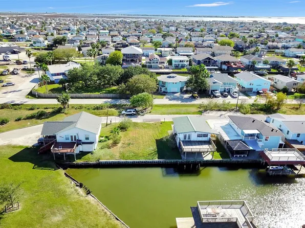74 Bayou Vista Dr, Hitchcock, TX 77563