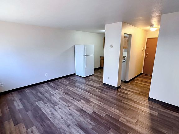 4th image of 1108 8th St SE APT 104