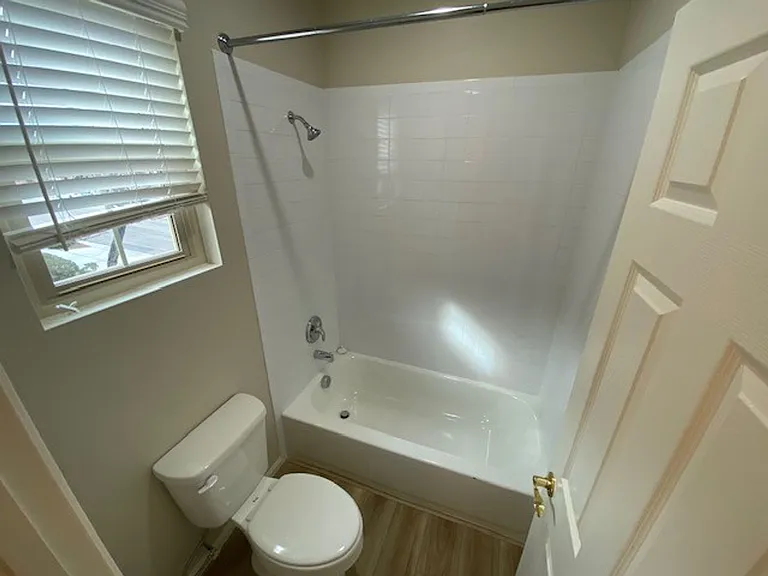 10509 Foggy Glen Ave — Photo 13