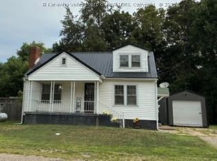 904 4th St, New Haven, WV 25265