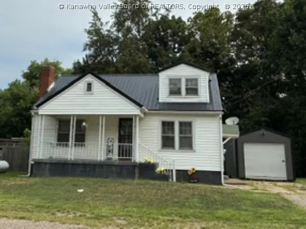 904 4th St, New Haven, WV 25265