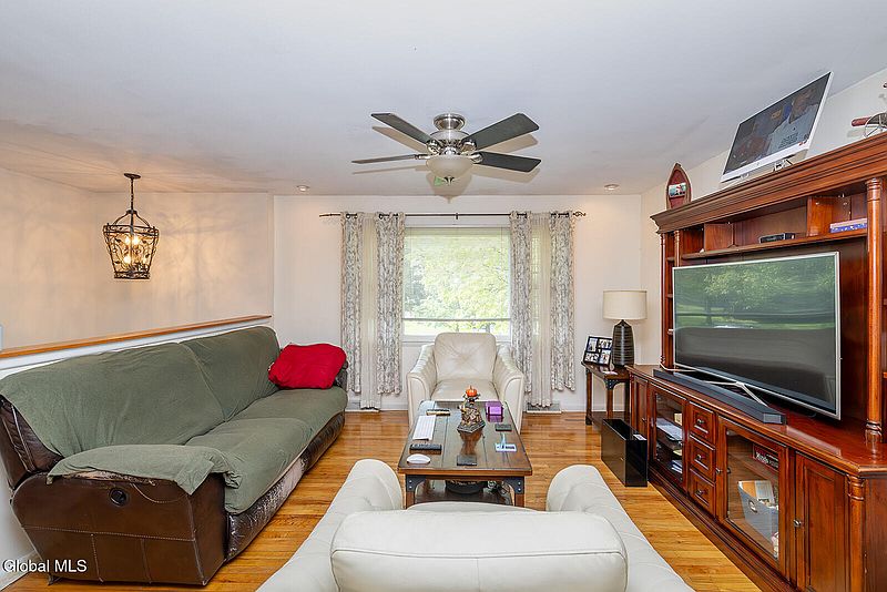 5th image of 22 Hialeah Drive