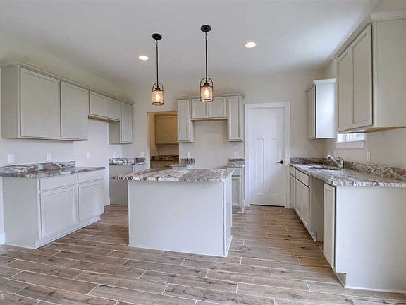 4th image of 47595 Viola Ln #5