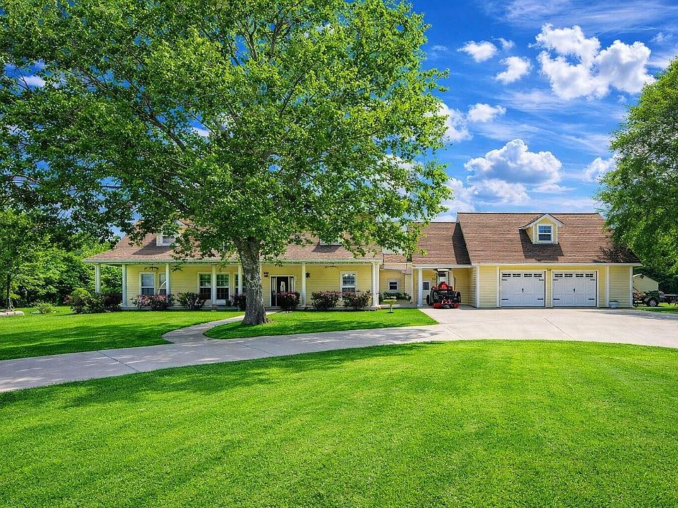1st image of 144 Wood Farm Rd