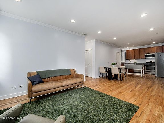 4th image of 1430 N Maplewood Ave APT 201