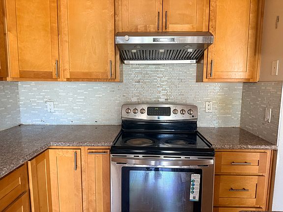 3rd image of 106 Rose Ln