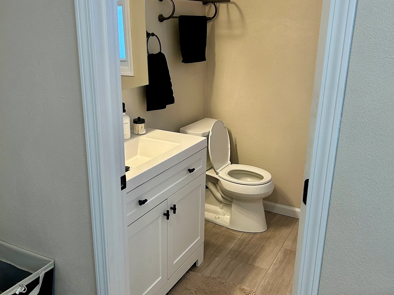 1 bed, 810 sqft, $1,350 — Photo 4