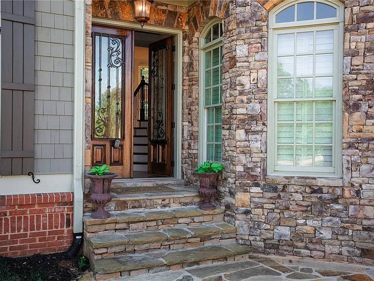 2360 Manor Creek Ct — Photo 5
