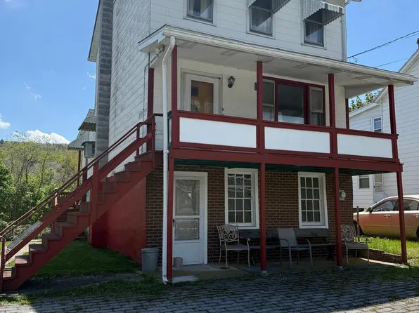 596 Old 209 Rd, Tamaqua, PA 18252