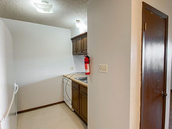 3rd image of 4215 Benoit Ln #13