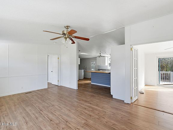 3rd image of 2228 Harbor Ridge Drive SE