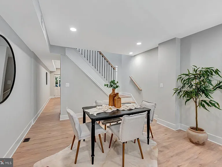 3152 Remington Ave — Photo 7