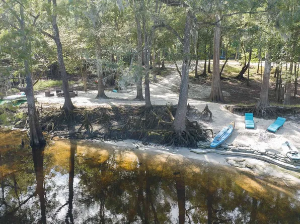 142 NW 120th Trl #9-10-11, Branford, FL 32008