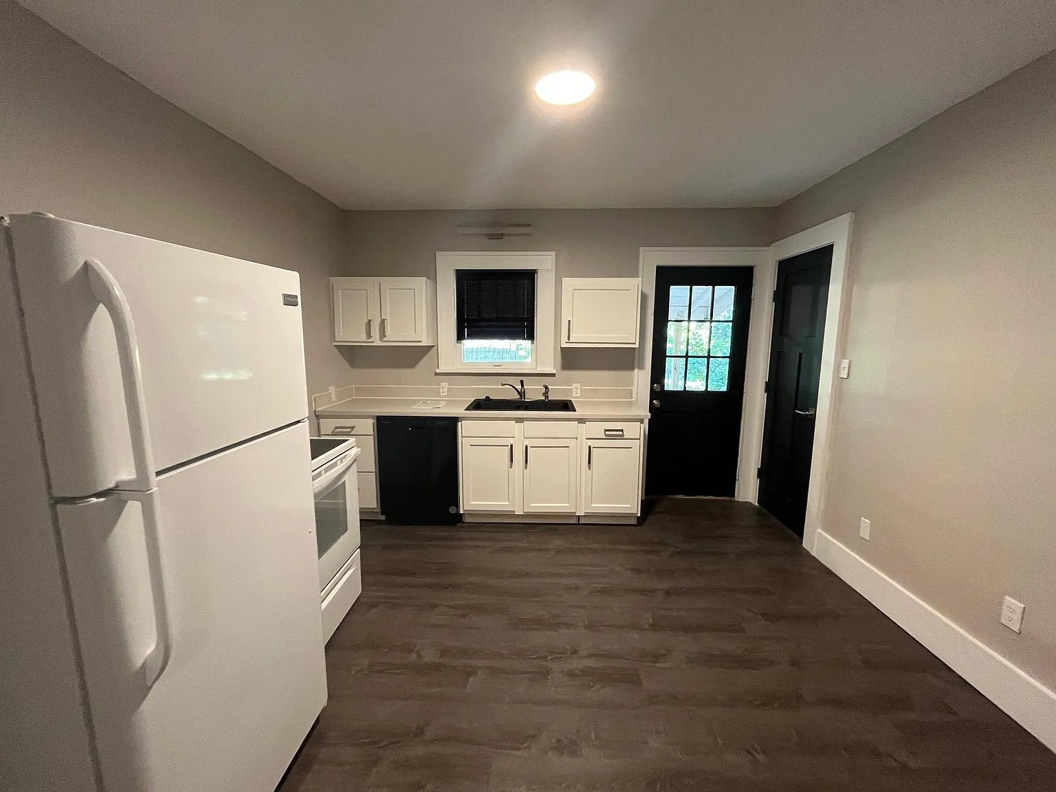 737 S Hillside Ave — Photo 4