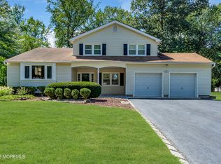 4 Michele Dr, Middletown, NJ 07748