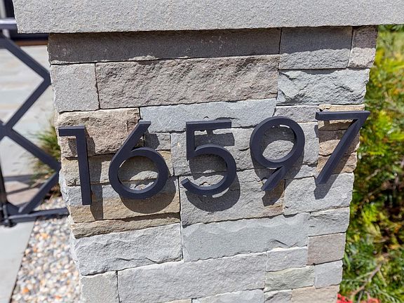3rd image of 16597 Topping Way