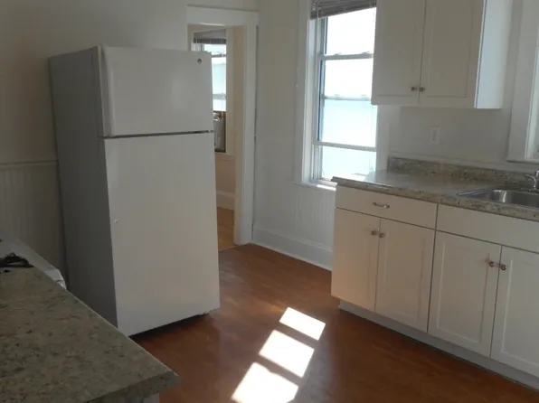 58 Lithgow St APT 3, Dorchester Center, MA 02124