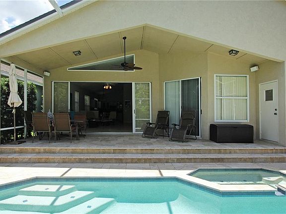 3rd image of 969 N Lake Claire Cir