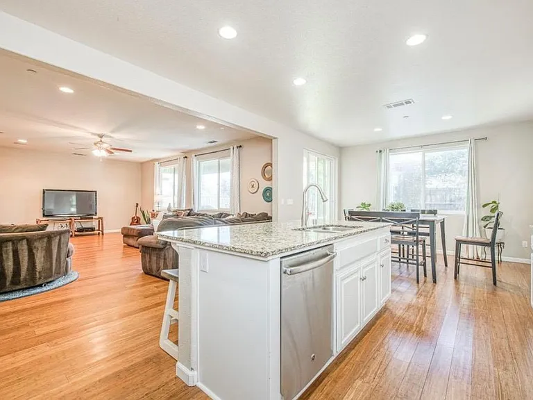 3816 N Carriage Ave — Photo 11