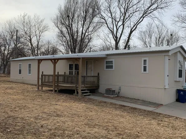 143 Castle St, Junction City, KS 66441