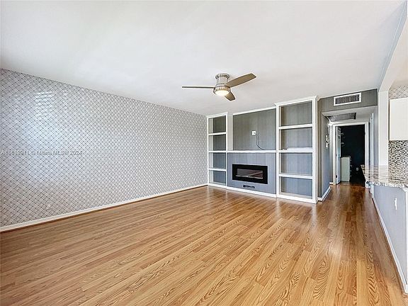 4th image of 91 Somerset E #91