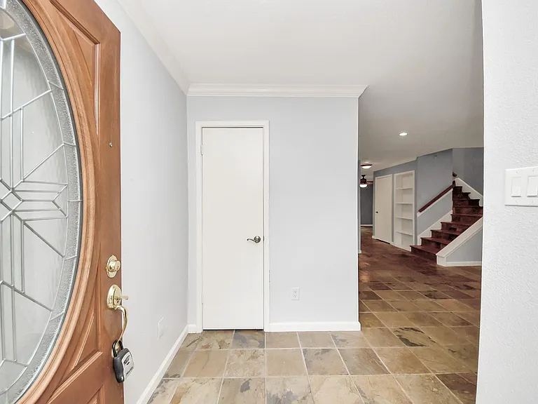 2588 Bering Dr — Photo 3