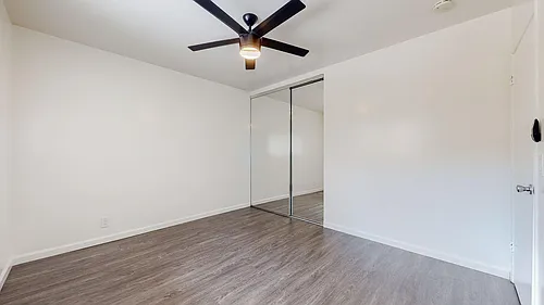 40 S Meridith Ave Photo 1