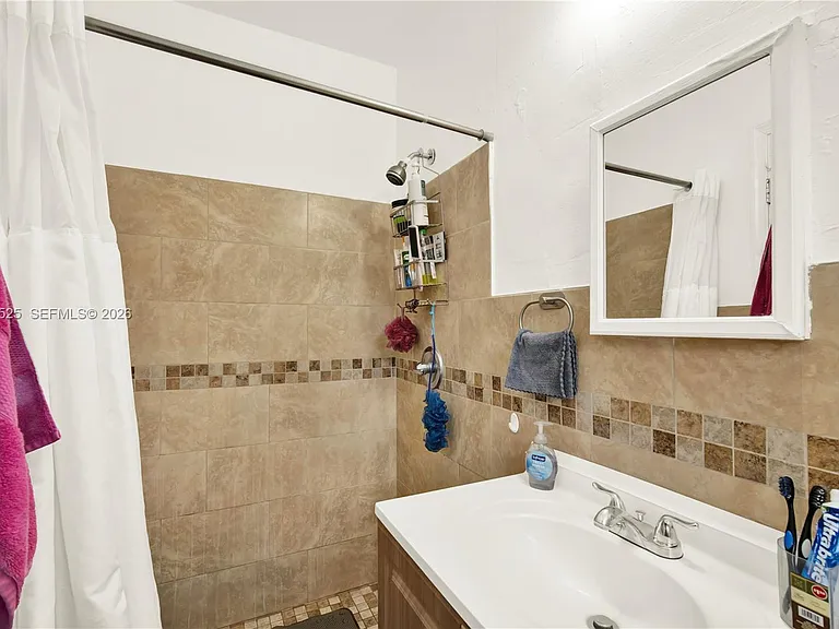1236 NE 109th St #2 — Photo 14