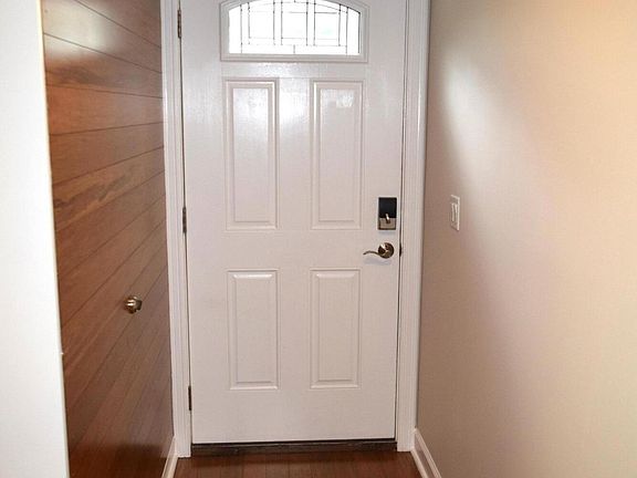3rd image of 318 Ashley Forest Rd #G