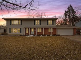 11013 Schoolcraft Rd, Burnsville, MN 55337