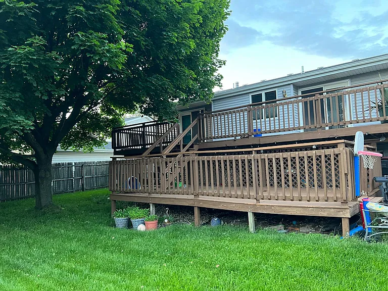 712 N Rueth Dr — Photo 2