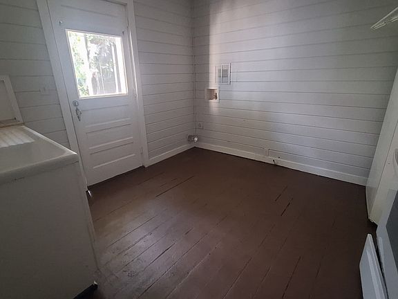 5th image of 722 NE 2nd St #C