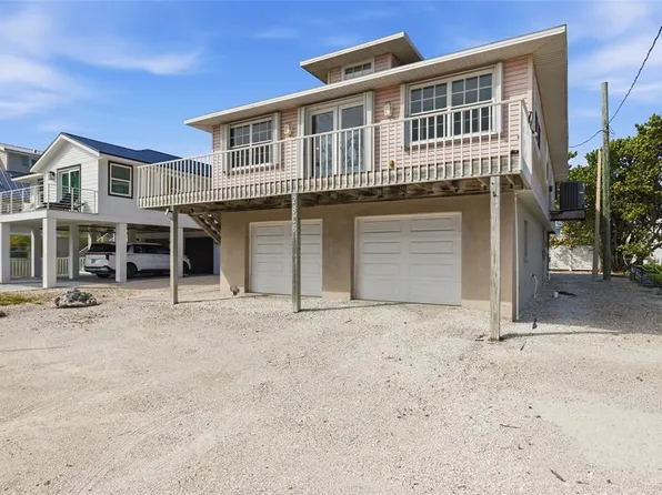 2806 Gulf Dr, Holmes Beach, FL 34217