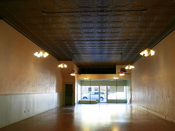 3rd image of 109 N Tower Ave