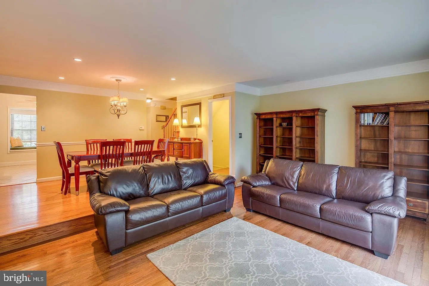 2 bed, 2.5 bath, 2264 sqft, $3,000 — Photo 2