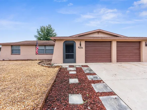 5825 10th Ave, New Port Richey, FL 34652