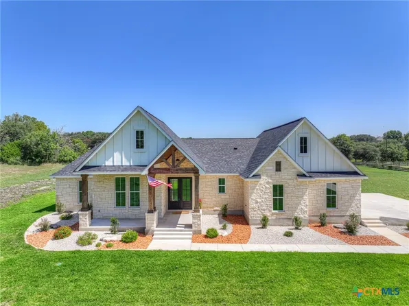 110 Lake Village Rd, Seguin, TX 78155