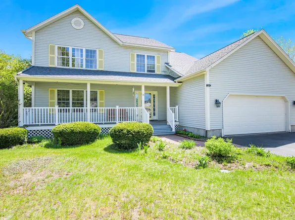 29 Field Ridge Drive, Milton, VT 05468