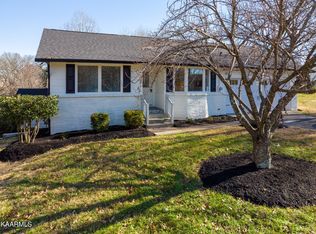 8604 NW Fox Lonas Rd, Knoxville, TN 37923