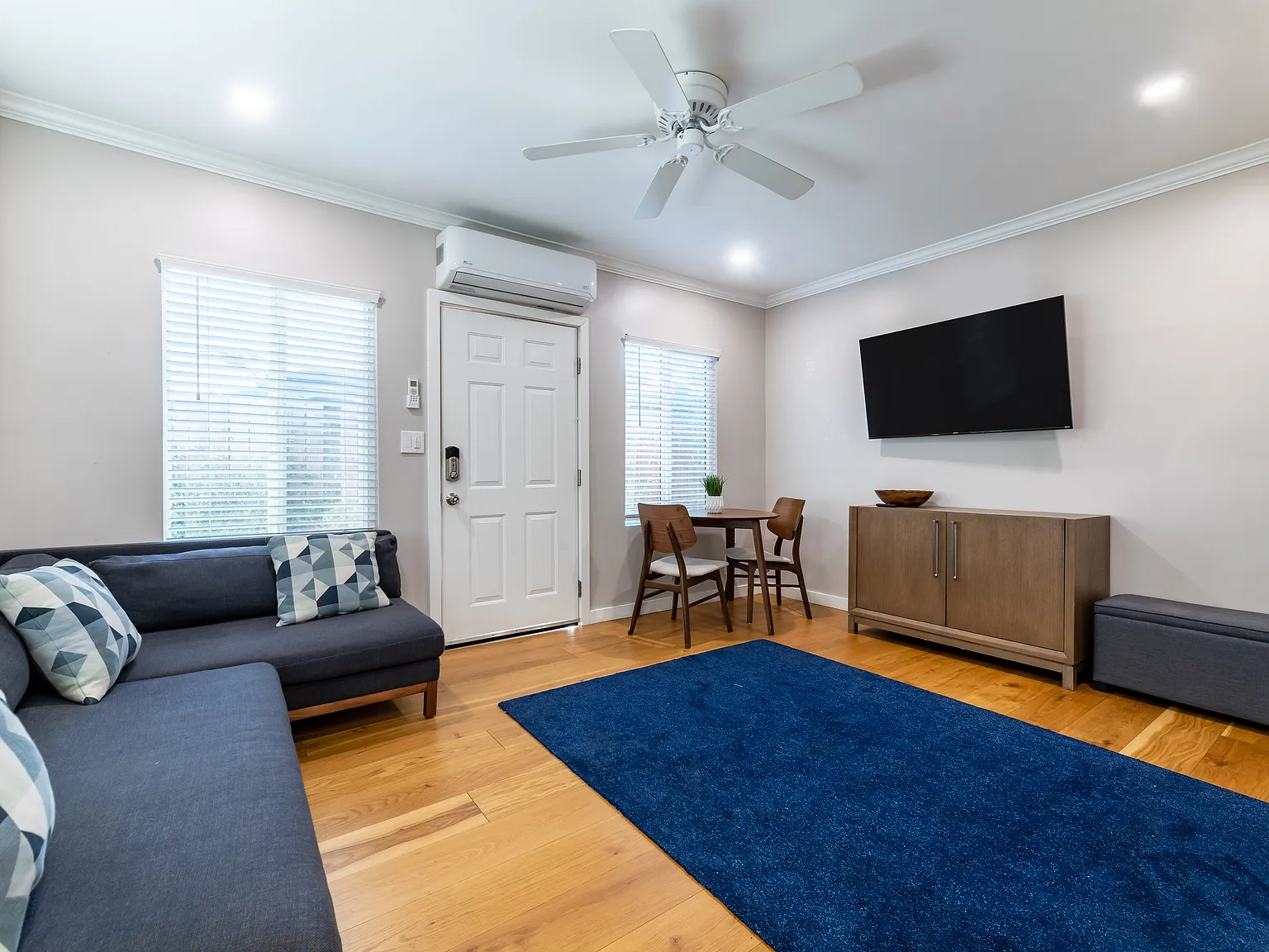 10943 Hesby St — Photo 3