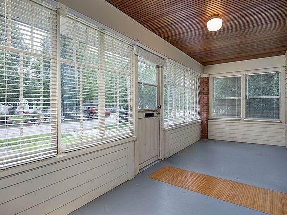 5th image of 421 S Whiton St