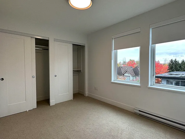 1306 Laval Sq — Photo 4