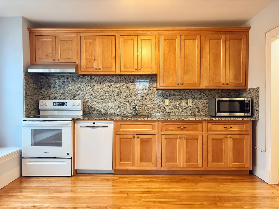 253 Humphrey St #2