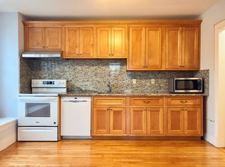 253 Humphrey St #2, Marblehead, MA 01945