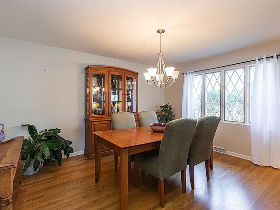 5th image of 1228 S Stone Ave