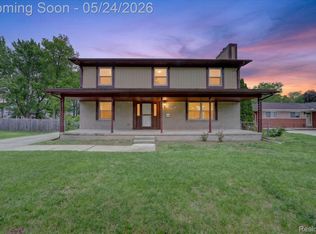25852 Curie Ave, Warren, MI 48091
